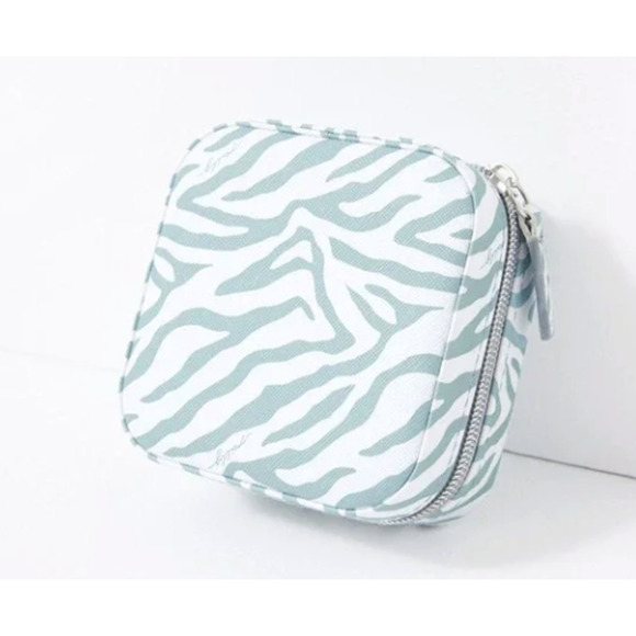 NEW Milly Zip-Around Jewelry Case Blue White Zebra | Compact Travel Organizer - Picture 6 of 6